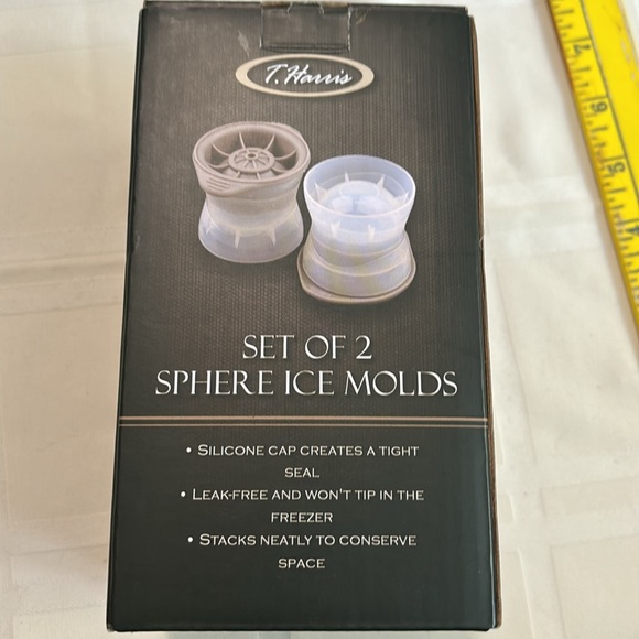 T.Harris set of 2 ice molds - Picture 3 of 3